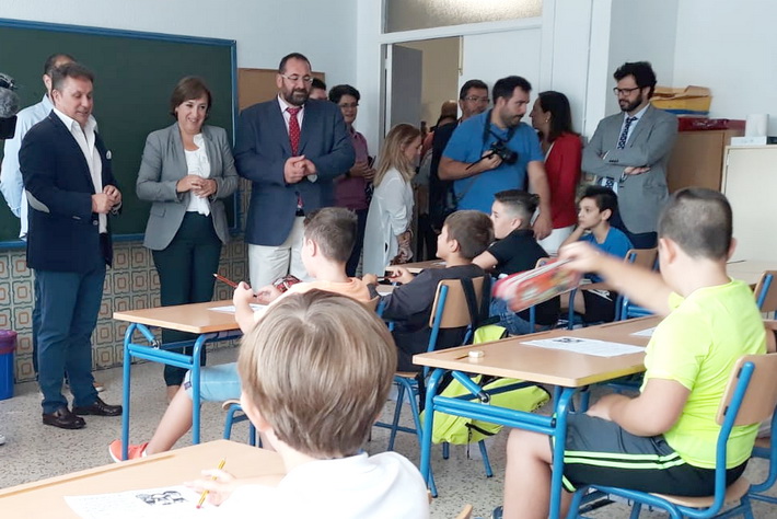 Más de 84.000 alumnas y alumnos vuelven hoy a clase en los colegios granadinos
